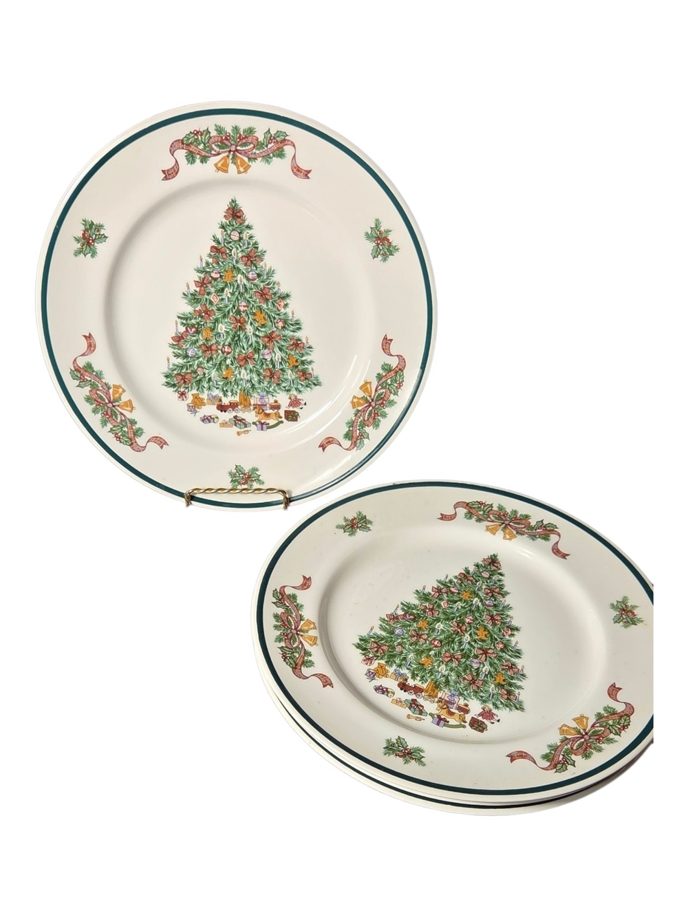 Johnson Brothers Victorian Christmas Dinner Plates Set Of 4.